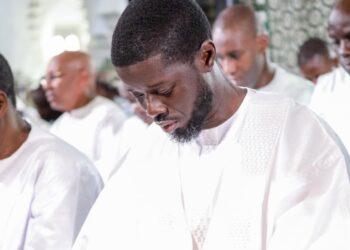 Le Président Diomaye prie à la mosquée oumarienne ce vendredi