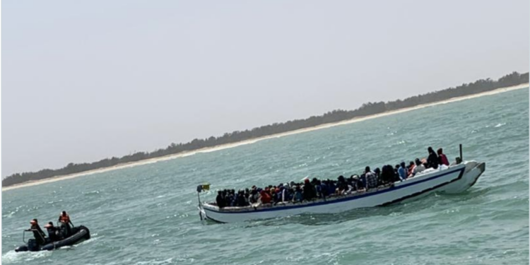 Émigration irrégulière : Encore une pirogue de migrants secourue au large du Gandiole 1 Émigration irrégulière : Encore une pirogue de migrants secourue au large du Gandiole