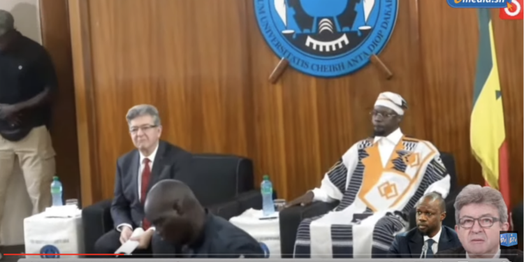 Sonko et Mélenchon à l’Ucad : Un raz-de-marée indescriptible 1 Sonko et Mélenchon à l’Ucad : Un raz-de-marée indescriptible