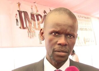 Waly Diouf Bodian à Diomaye et Sonko : « Laisser des dizaines de milliardaires vaquer à leurs occupations et vouoir gouverner tranquillement… »