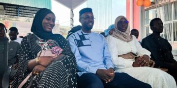 Sonko à Mélenchon sur la polygamie : «On ne nous empêchera pas de débarquer à Paris avec nos deux dames»