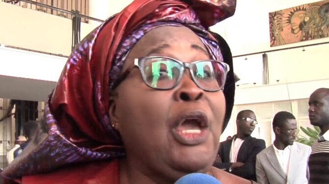 Woré Sarr tourne le dos à Wade 1 Woré Sarr tourne le dos à Wade