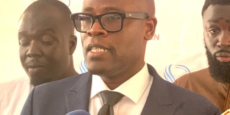 Petrosen Holding SA : Adama Diallo passe le flambeau au nouveau Dg Aliou Gueye 1 Petrosen Holding SA : Adama Diallo passe le flambeau au nouveau Dg Aliou Gueye