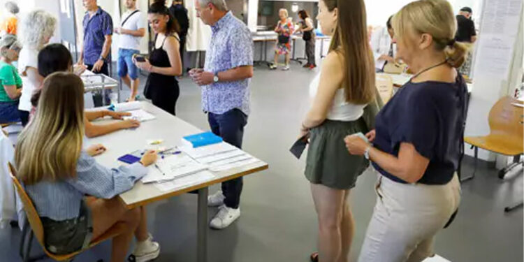 Élections législatives en France: une participation massive pour un scrutin inédit 1 Élections législatives en France: une participation massive pour un scrutin inédit