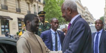 Président Bassirou Diomaye Faye à Paris : «J’ai eu un riche entretien avec le président Abdou Diouf »