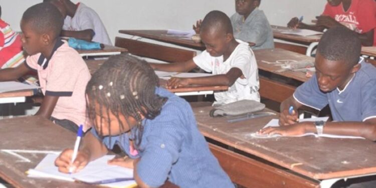 « Cette année, aucun élève n’a raté son Cfee pour défaut de pièce d’état civil » (Moussa Balla Fofana) 1 « Cette année, aucun élève n’a raté son Cfee pour défaut de pièce d’état civil » (Moussa Balla Fofana)