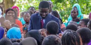 Le Président Diomaye à des élèves : «Êtes-vous au courant du premier baril de pétrole ?»