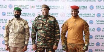 L’indignation de l’Aes : «Diomaye Faye encore à Paris… une nouvelle escapade»