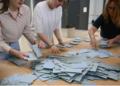Législatives : la gauche sort en tête, vague RN limitée, la France sans majorité absolue