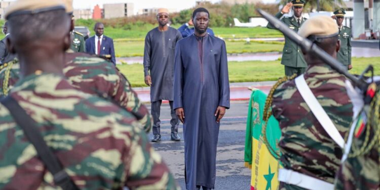 Voyage : Le Chef de l’État a quitté Dakar ce matin pour se rendre à Paris 1 Voyage : Le Chef de l’État a quitté Dakar ce matin pour se rendre à Paris