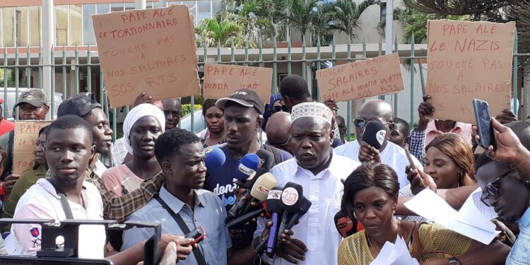 Ag du collège des délégués de la Rts : «Pape Alé licencie des pères de famille, puis embauche à tout va» 1 Ag du collège des délégués de la Rts : «Pape Alé licencie des pères de famille, puis embauche à tout va»
