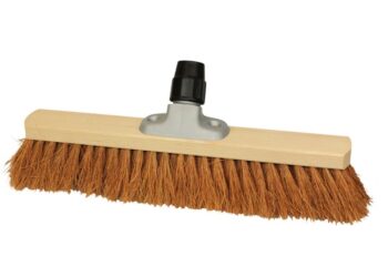 [Dossier] Sorti de l’ordinaire par le président Diomaye : Qui a inventé le balai ?