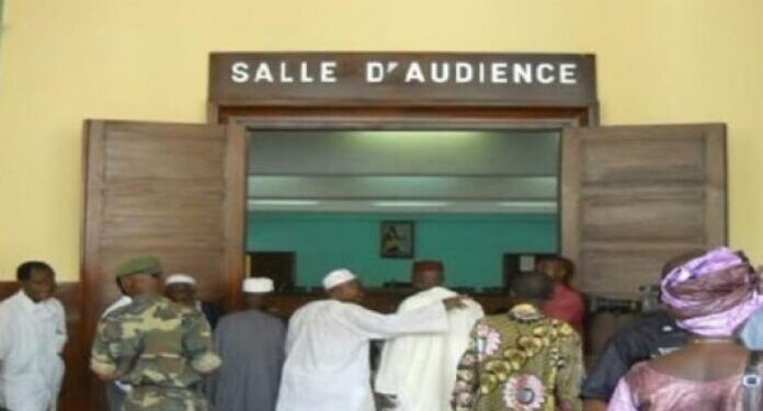 Tribunal de Mbour : Une femme et sa nièce lavent leurs insanités à la barre 1 Tribunal de Mbour : Une femme et sa nièce lavent leurs insanités à la barre