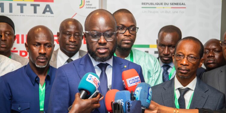 Diamniadio : El Malick Ndiaye liste les maux du secteur des transports  1 Diamniadio : El Malick Ndiaye liste les maux du secteur des transports