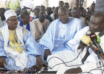 Magal 2024 : Serigne Bass Abdou Khadre magnifie l’œuvre de jeunes qui ont rédigé le kamil avant de le déclamer en deux minutes 1 Magal 2024 : Serigne Bass Abdou Khadre magnifie l’œuvre de jeunes qui ont rédigé le kamil avant de le déclamer en deux minutes