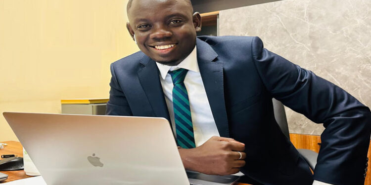 Les Médias Face aux Nouvelles Exigences : Adaptation, collaboration, innovation 1 Les Médias Face aux Nouvelles Exigences : Adaptation, collaboration, innovation