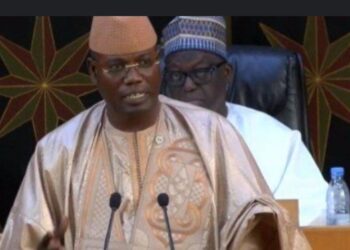 ASSEMBLÉE : Échanges houleux entre Moussa Diakhaté et Abdou Bara Dolly