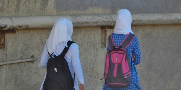 Affaire du voile à l’école : Un débat qui n'aurait jamais dû avoir lieu si... 1 Affaire du voile à l’école : Un débat qui n’aurait jamais dû avoir lieu si…