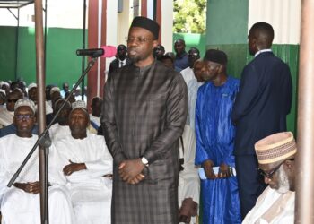 Mosquée Omarienne : Les images de la levée du corps d’Amadou Makhtar Mbow et le message de Sonko