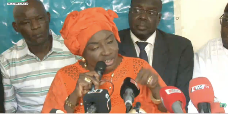 Conférence de presse de Mimi Touré : Pourquoi Macky Sall doit rendre compte 1 Conférence de presse de Mimi Touré : Pourquoi Macky Sall doit rendre compte