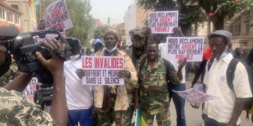 Grève illimitée des anciens militaires invalides : Deux grévistes évacués 