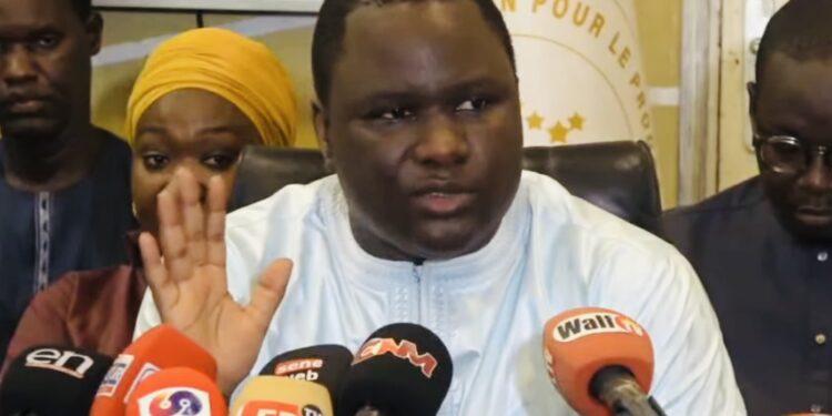 Relations avec Sonko et Diomaye, son alliance avec Khalifa et Cie, …  : Déthié Fall dit tout  1 Relations avec Sonko et Diomaye, son alliance avec Khalifa et Cie, …  : Déthié Fall dit tout