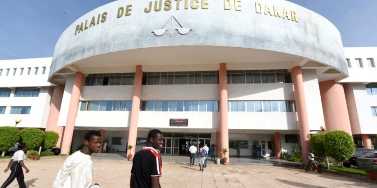 Pirogue de migrants à la dérive aux Mamelles : 3 personnes déférées au parquet 1 Pirogue de migrants à la dérive aux Mamelles : 3 personnes déférées au parquet