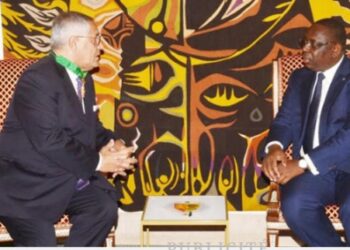 Wade à Bourgi qui l’a lâché pour Macky : « Soit tu es avec moi, soit tu ne l’es pas » (livre)