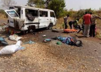 Accident : Un minibus se renverse et fait un mort et des blessés