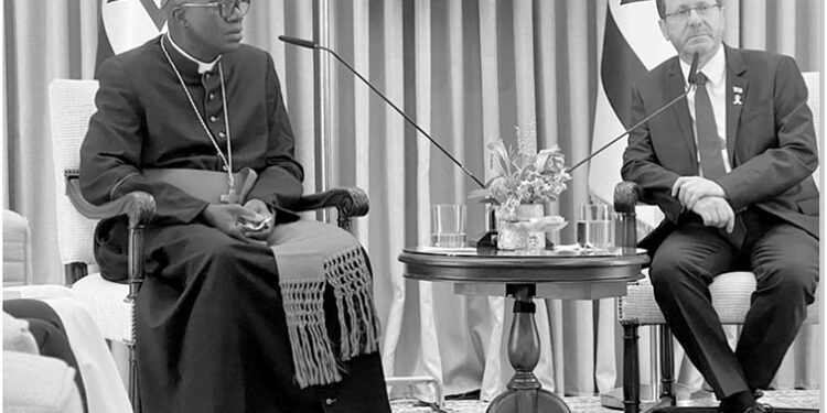 Pèlerinage catholique 2024 aux lieux saints de la chrétienté : Mgr Paul Abel Mamba reçu par le Président israélien 1 Pèlerinage catholique 2024 aux lieux saints de la chrétienté : Mgr Paul Abel Mamba reçu par le Président israélien