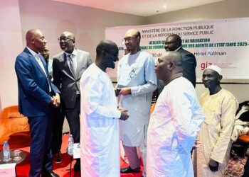 Le ministre de la Formation professionnelle lance la stratégie nationale de formation continue des agents de l’État.