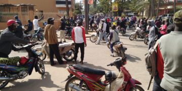 Ziguinchor : Les Jakartamans en colère contre les nouvelles mesures d'immatriculation 5 Ziguinchor : Les Jakartamans en colère contre les nouvelles mesures d’immatriculation