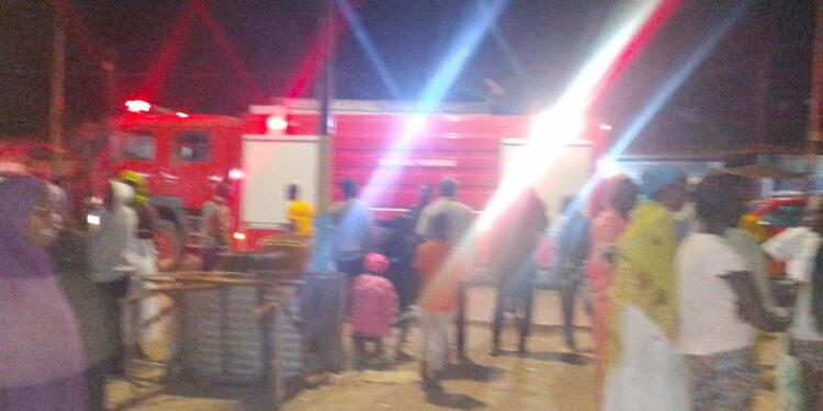 Incendie au marché Saint-Maur de Boucotte : trois cantines ravagées, les commerçants appellent à l’aide 1 Incendie au marché Saint-Maur de Boucotte : trois cantines ravagées, les commerçants appellent à l’aide