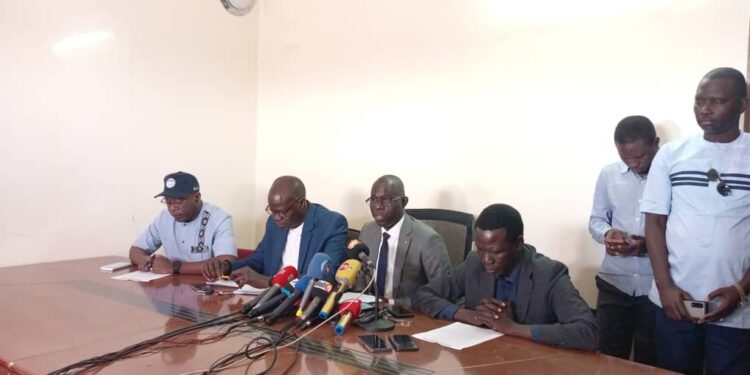 Crise de l'éducation : les syndicats dénoncent l'inaction du gouvernement face à leurs revendications et alertent sur les dangers de l'austérité 1 Crise de l’éducation : les syndicats dénoncent l’inaction du gouvernement face à leurs revendications et alertent sur les dangers de l’austérité