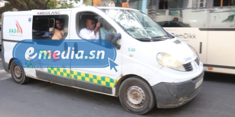 Levée du corps de Mamadou « Jimmy » Mbaye à l’hôpital Principal de Dakar.Famille, amis, artistes, autorités et mélomanes étaient tous présents pour lui rendre un dernier hommage.