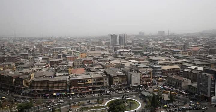 Nigeria : La Commission des crimes économiques et financiers récupère plus de 4 100 milliards de FCFA et 750 biens immobiliers en 2024, un record historique 1 FB IMG 1741626245081