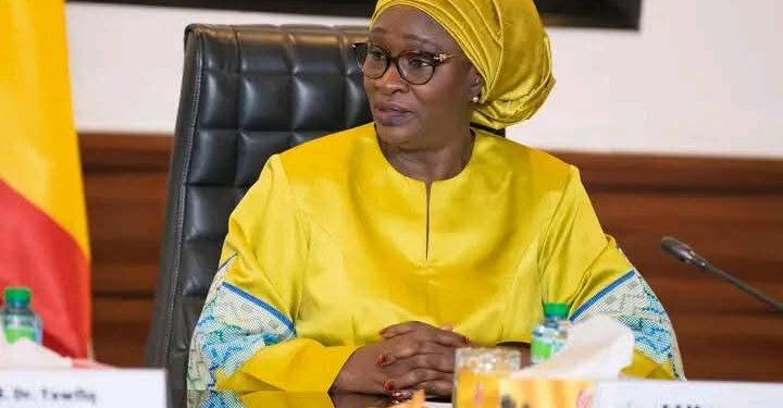 Macky Sall sera-t-il extradé ? Yassine Fall met fin aux spéculations 1 FB IMG 1741704359387