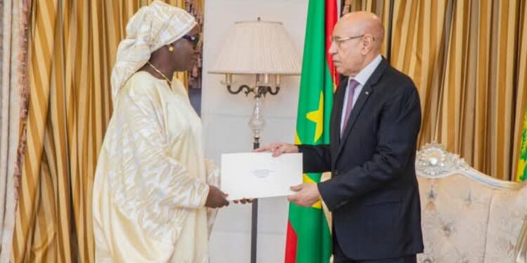 Crise migratoire en Mauritanie : Yassine Fall porte un message de Bassirou Diomaye Faye à Ghazouani 1 InCollage 20250317 175021385