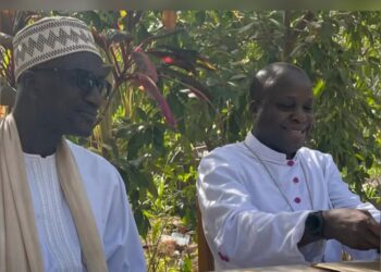 L’évêque de Ziguinchor choisi comme parrain de la construction d'une mosquée 4 InCollage 20250326 211035179