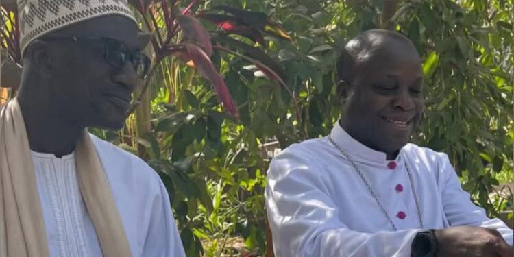 L’évêque de Ziguinchor choisi comme parrain de la construction d'une mosquée 1 InCollage 20250326 211035179