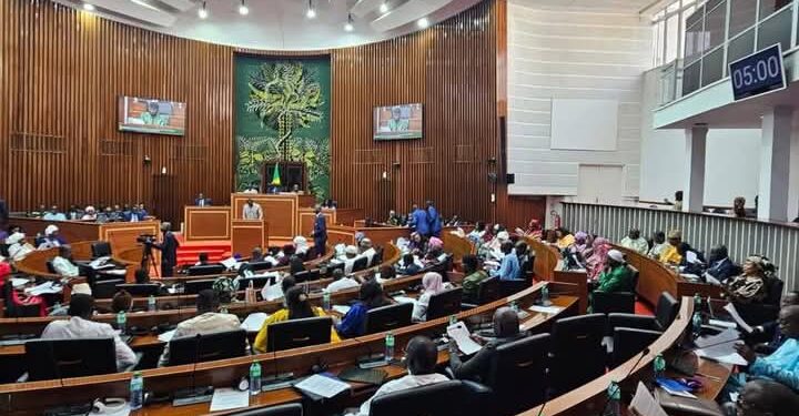 Débat houleux à l'Assemblée nationale sur l'interprétation de la loi d'amnistie : demande de report rejetée 1 FB IMG 1743595373147