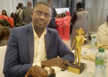 Modou Mbacké Niang primé à Dakar lors du Colloque international sur la migration 2025 3 IMG 20250413 WA00181