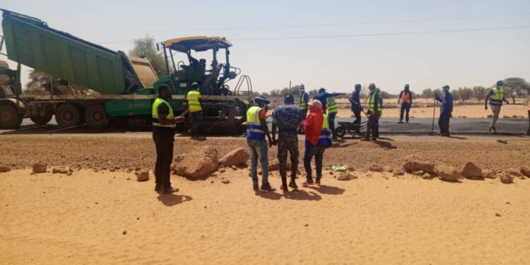 Dahra-Mbeuleukhé : un taux d’exécution de 52 % pour les travaux de bitumage 1 IMG 20250417 WA0223