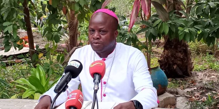 Ziguinchor – Pâques 2025 : Monseigneur Jean Baptiste Valter Manga appelle à l’espérance, à la fraternité et au vivre-ensemble 1 IMG 20250419 WA0028