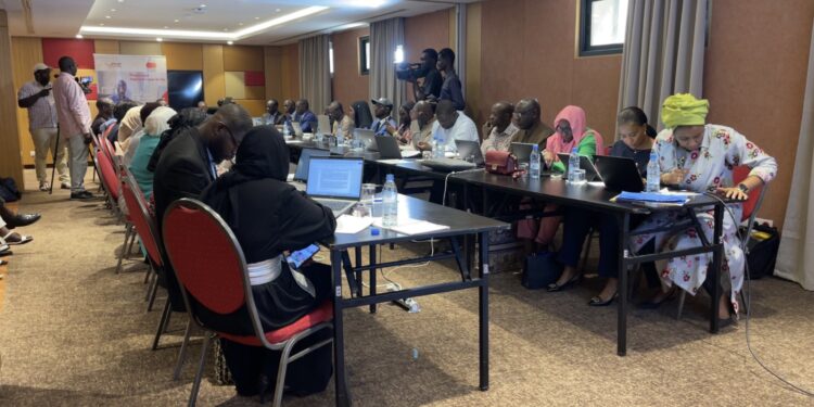 Insertion des jeunes diplomés dans le secteur de la santé : l’État et Amref valident de nouveaux curricula 1 Insertion des jeunes diplomés dans le secteur de la santé : l’État et Amref valident de nouveaux curricula