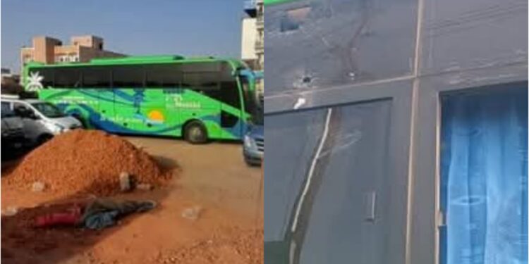 Ziguinchor : un bus de la compagnie Mashallah Transport, dirigée par Houreye Thiam, caillassé par des transporteurs routiers — la police intervient <br> 1 InCollage 20250422 094004279
