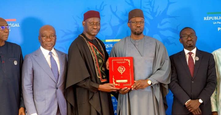 Stabilité sociale et croissance : Baidy Agne engage le secteur privé aux côtés de l’État et des syndicats 1 FB IMG 1746127392312