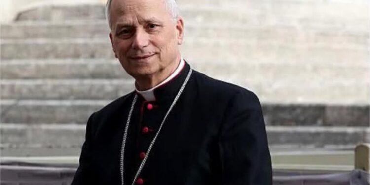 L’Américain Robert Francis Prevost élu pape : une première historique pour l’Église 1 InCollage 20250508 172154926