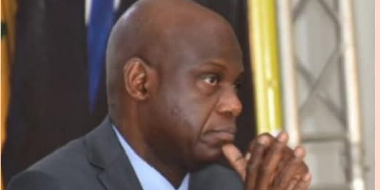 Mansour Faye se rend à la DIC pour récupérer sa convocation devant la Haute Cour de justice 1 InCollage 20250515 151205111