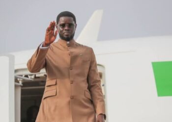 Première visite d’État d’un président sénégalais en Guinée-Bissau : Bassirou Diomaye Faye attendu à Bissau le 25 mai 1 InCollage 20250523 063207406